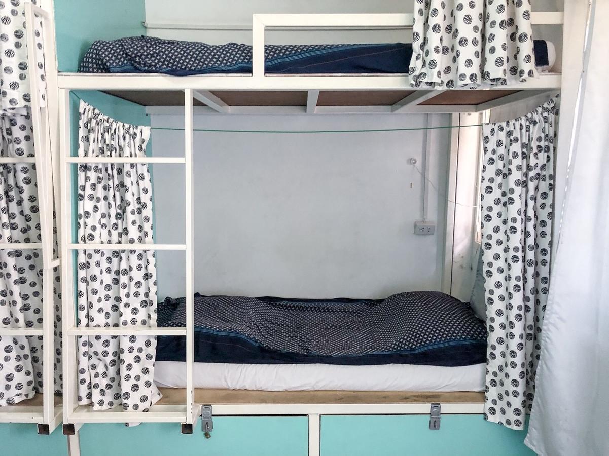 Green Home Hostel And Massage Bangkok Ngoại thất bức ảnh