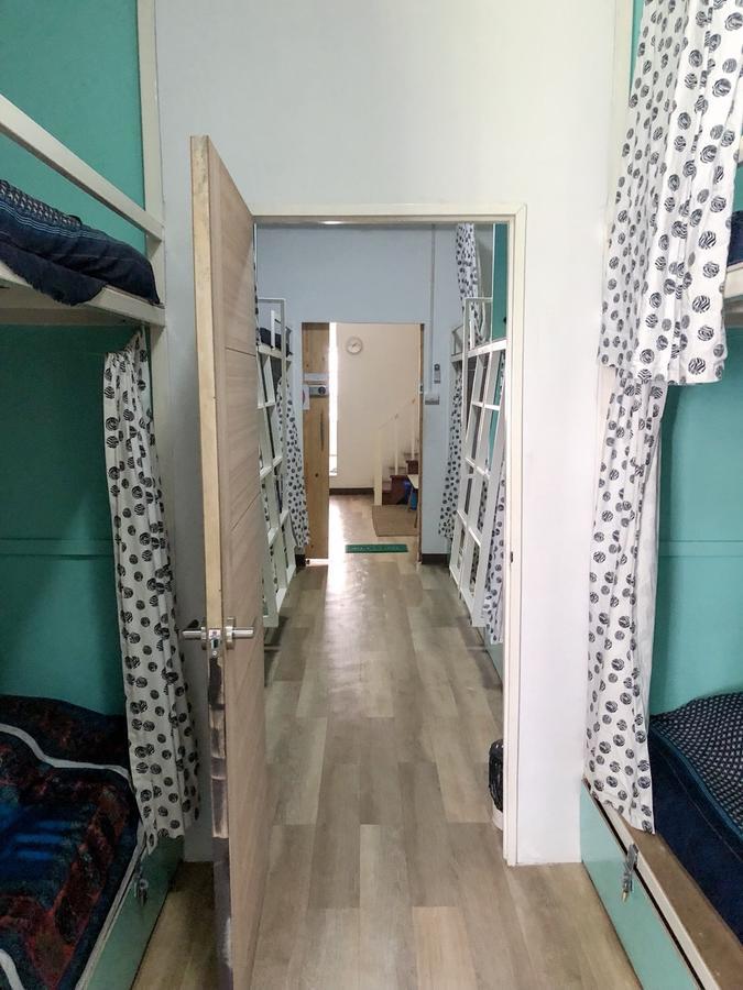 Green Home Hostel And Massage Bangkok Ngoại thất bức ảnh